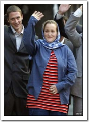 Iran hostages should donate cash to charity