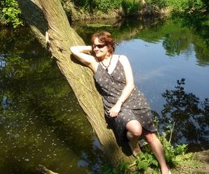 Striking a pose at Byron’s Pool